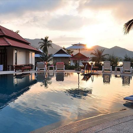 Buritara Resort, Phangan Island Чалоклум Екстериор снимка