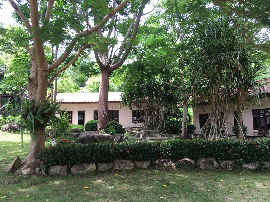 Buritara Resort, Phangan Island Чалоклум Екстериор снимка