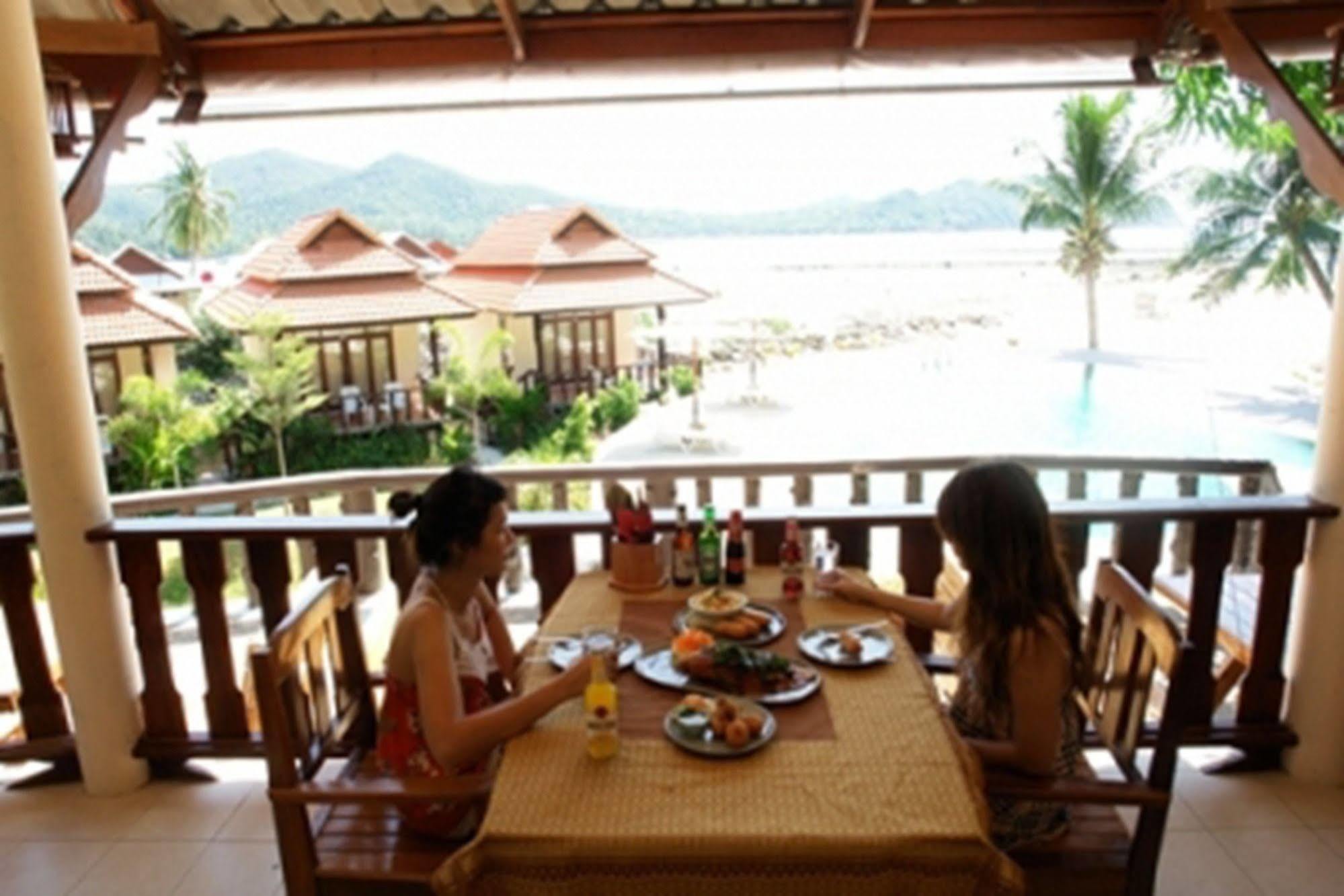 Buritara Resort, Phangan Island Чалоклум Екстериор снимка