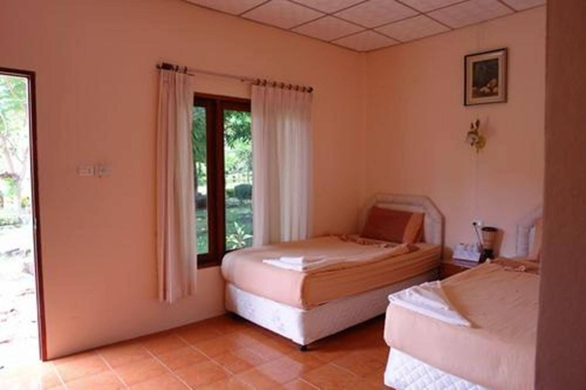 Buritara Resort, Phangan Island Чалоклум Екстериор снимка