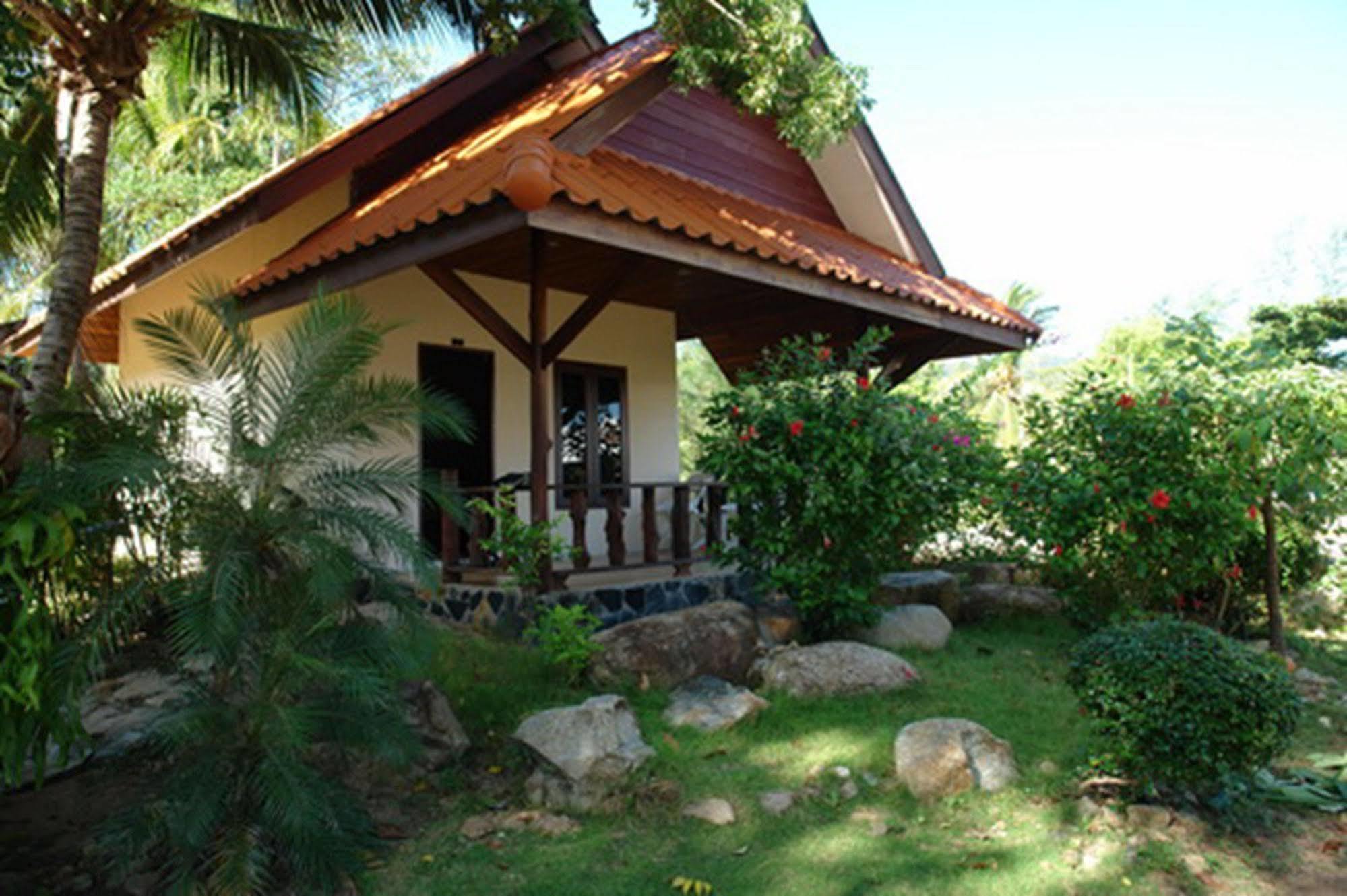 Buritara Resort, Phangan Island Чалоклум Екстериор снимка