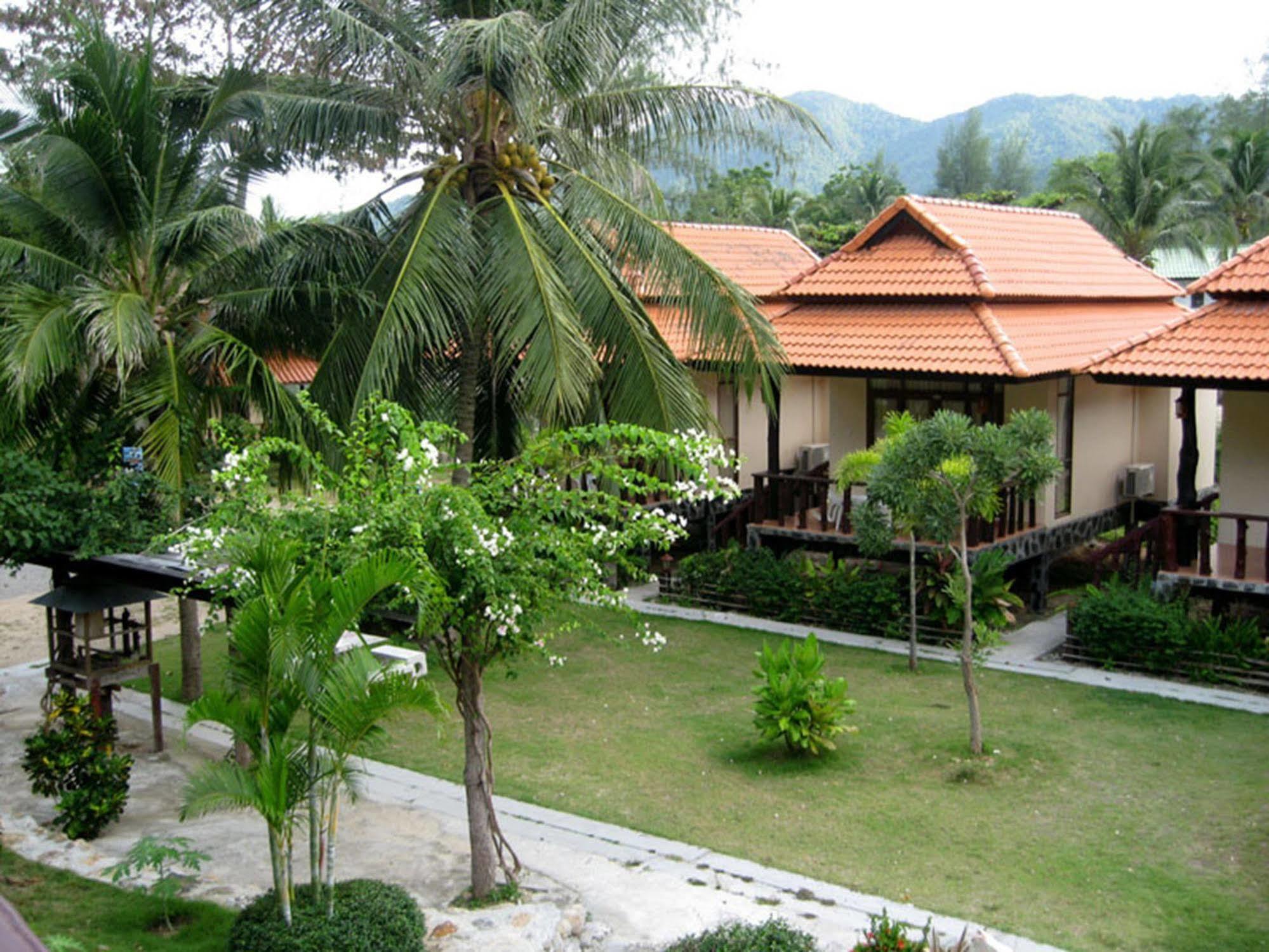 Buritara Resort, Phangan Island Чалоклум Екстериор снимка