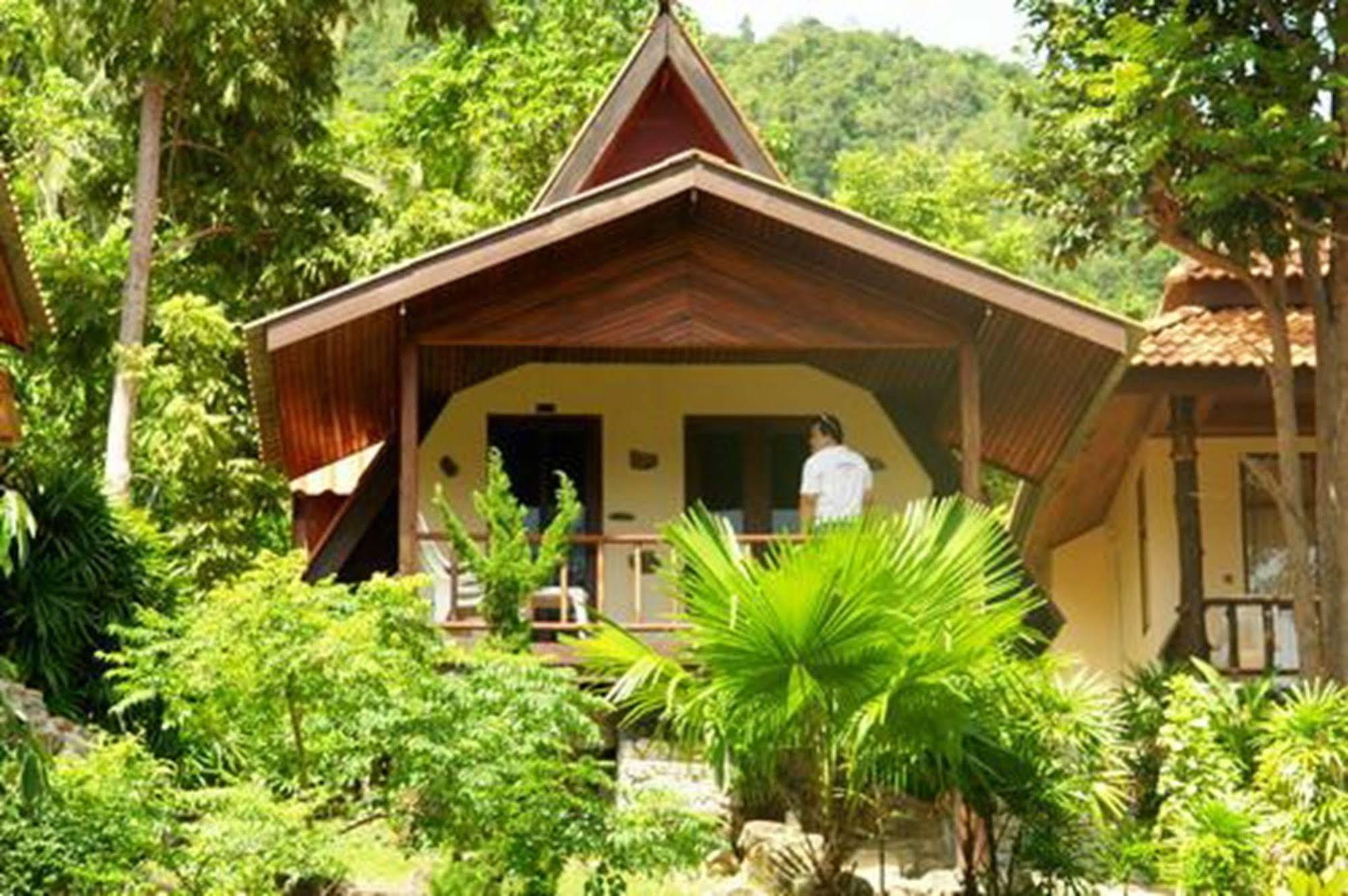Buritara Resort, Phangan Island Чалоклум Екстериор снимка