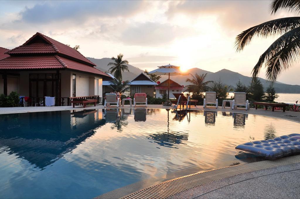 Buritara Resort, Phangan Island Чалоклум Екстериор снимка