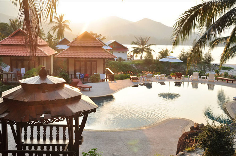 Buritara Resort, Phangan Island Чалоклум Екстериор снимка